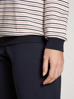Calida Midnight Stripes Bündchen-Pyjama 9 Calida Midnight Stripes Bündchen-Pyjama -Leggings Shop Calida Midnight Stripes Buendchen Pyjama blau rot 46525 339 3
