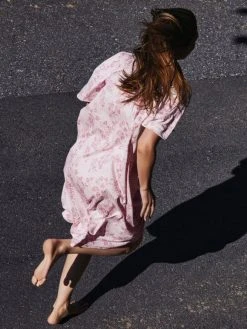 Calida Soft Cotton Kurzarm-Nachthemd, Länge 110cm 7 Calida Soft Cotton Kurzarm-Nachthemd, Länge 110cm -Leggings Shop Calida Soft Cotton Klassisches Kurzarm Nachtkleid rosa 34000 230 3