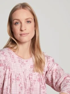 Calida Soft Cotton Langarm-Nachthemd, Länge 110cm -Leggings Shop Calida Soft Cotton Klassisches Langarm Nachtkleid rosa 33000 230 2