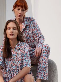 Calida Liberty Dreams Pyjama, Durchgeknöpft -Leggings Shop Calida Liberty Dreams Pyjama durchgeknoepft rot 43753 174 2
