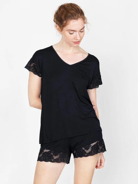 Erlich Textil Greta Kurz-Pyjama Mit Spitzendetails 1 Erlich Textil Greta Kurz-Pyjama Mit Spitzendetails