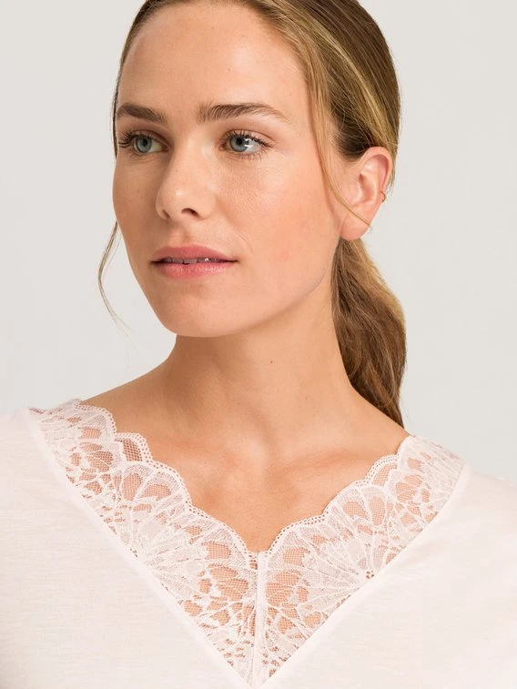 HANRO Mae Kurzarm-Nachthemd Mit Spitze, Länge 100cm 4 HANRO Mae Kurzarm-Nachthemd Mit Spitze, Länge 100cm – Bild 4