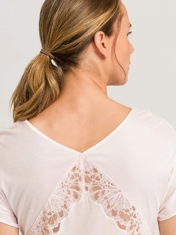 HANRO Mae Kurzarm-Nachthemd Mit Spitze, Länge 100cm 5 HANRO Mae Kurzarm-Nachthemd Mit Spitze, Länge 100cm – Bild 5