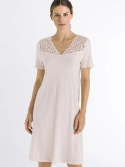 HANRO Moments Kurzarm-Nachtkleid Mit Spitze, Länge 100cm