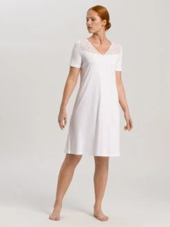 HANRO Moments Kurzarm-Nachtkleid Mit Spitze, Länge 100cm -Leggings Shop Hanro Moments Kurzarm Nachtkleid mit Spitze Laenge 100cm weiss 077930 0101 1 2