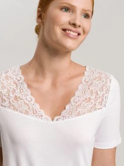 HANRO Moments Kurzarm-Nachtkleid Mit Spitze, Länge 100cm -Leggings Shop Hanro Moments Kurzarm Nachtkleid mit Spitze Laenge 100cm weiss 077930 0101 1 3