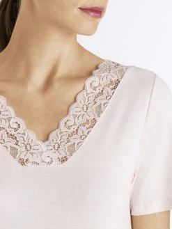 HANRO Moments Nightwear Nachtkleid Mit Spitze, Länge 130cm 6 HANRO Moments Nightwear Nachtkleid Mit Spitze, Länge 130cm -Leggings Shop Hanro Moments Nachtkleid mit Spitze Laenge 130cm rosa 077933 1334 2