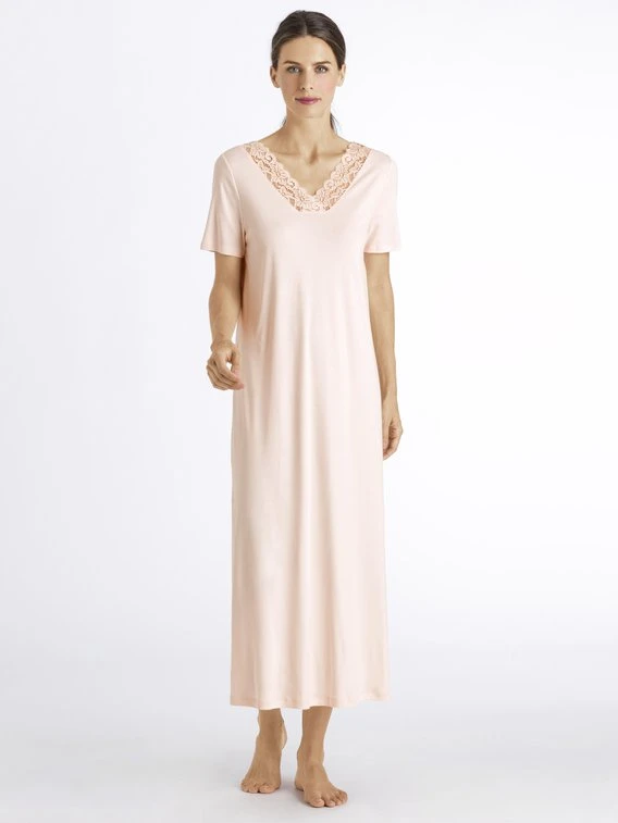 HANRO Moments Nightwear Nachtkleid Mit Spitze, Länge 130cm 1 HANRO Moments Nightwear Nachtkleid Mit Spitze, Länge 130cm